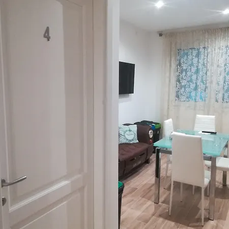 Pisky's Pensionat 3*